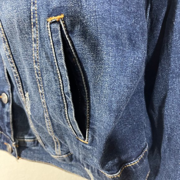 Torrid Medium Wash Jean Denim Jacket Size 2 Front Pocket Style 548688 - Picture 7 of 12